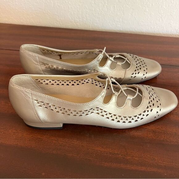 Vaneli Metallic Gold Fabra Laser Cut Oxford Flats. Size 7.5 S. Great Condition!! - Picture 2 of 8